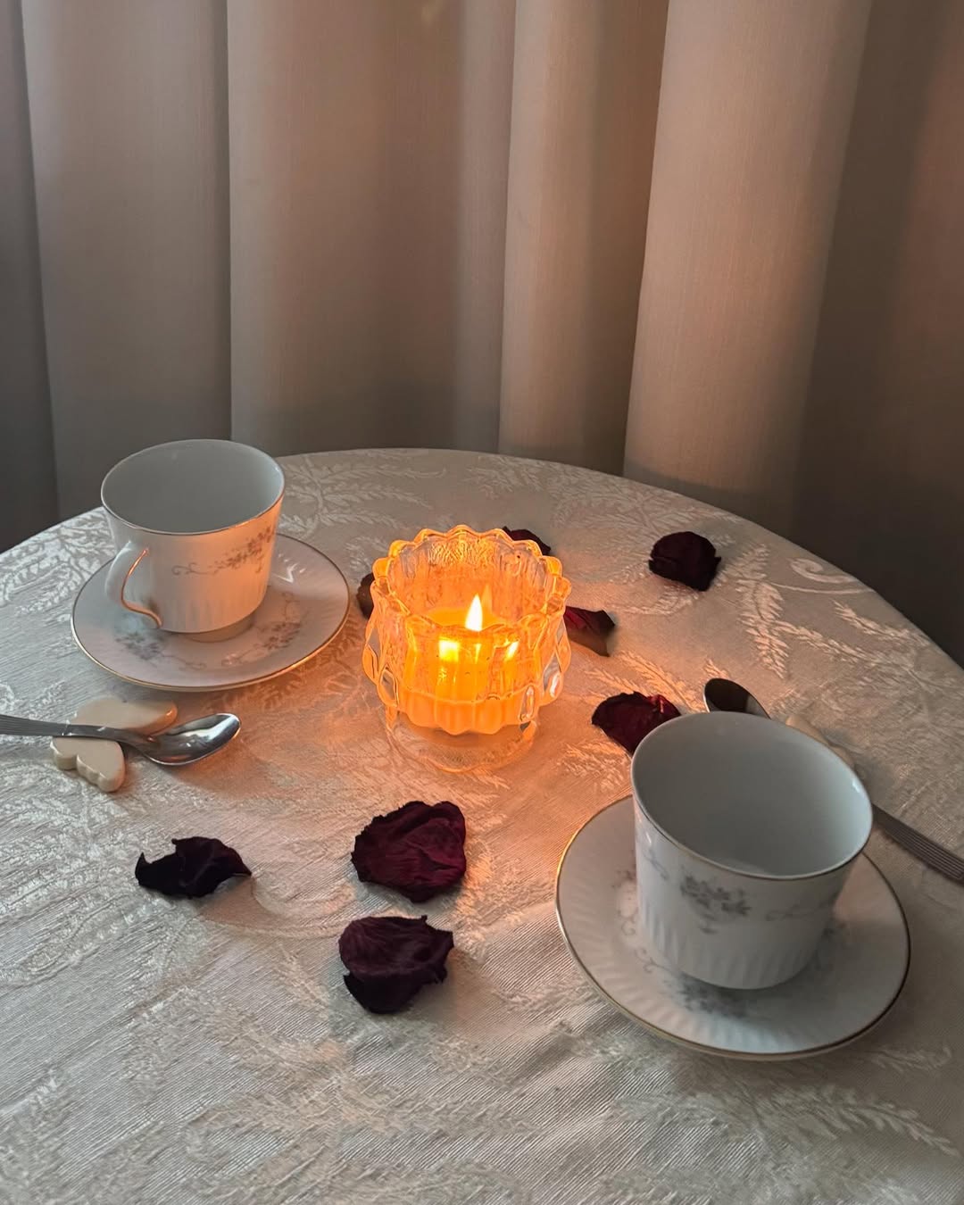 Domingo de detalles en Juliette 🪻 ️Nos encanta recibirlos en este viaje de época pensando en cada detalle de bienvenida & sus sabores, aromas y s (2)